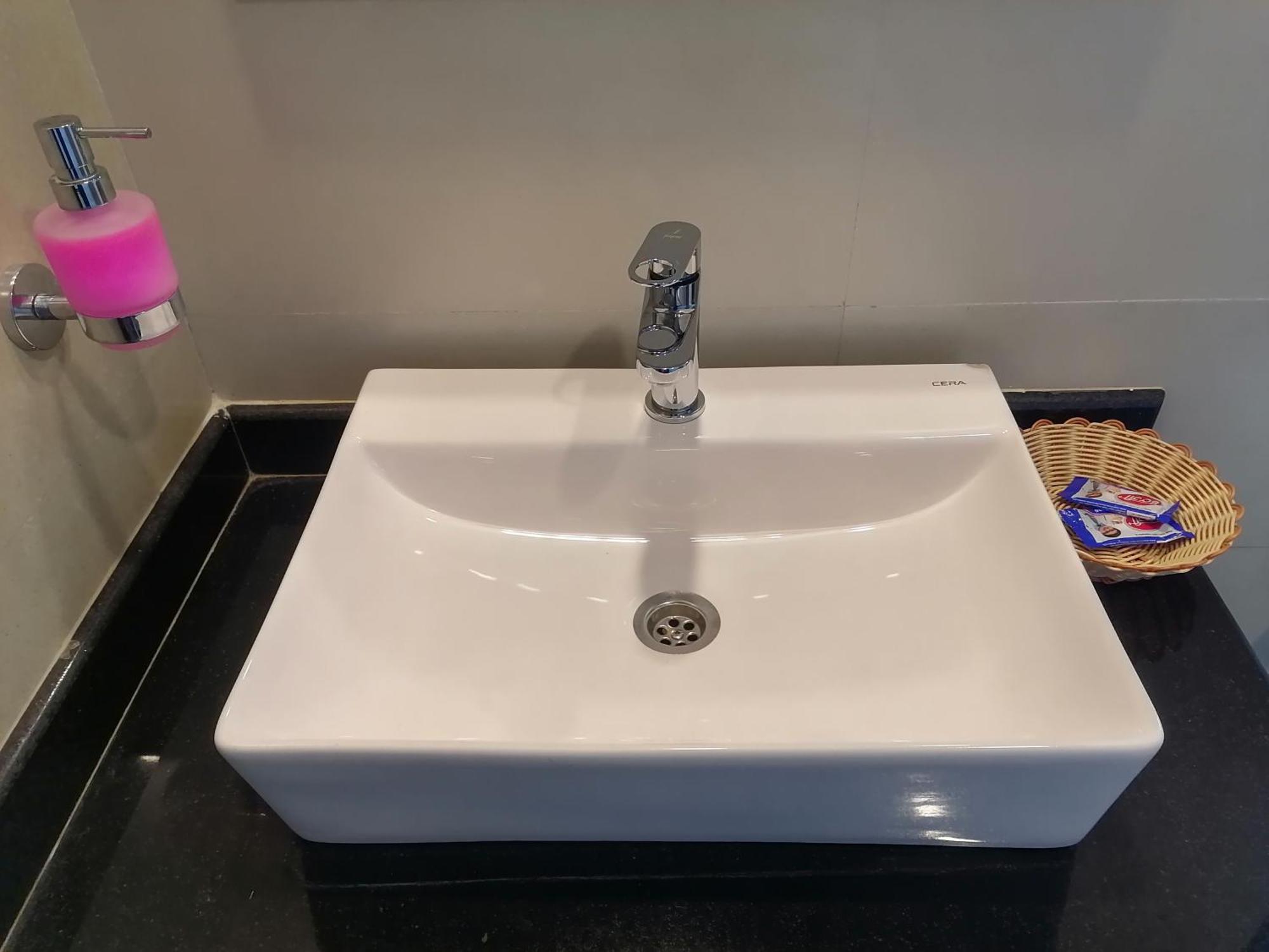 Urban Boutique Hotel פוקהרה מראה חיצוני תמונה